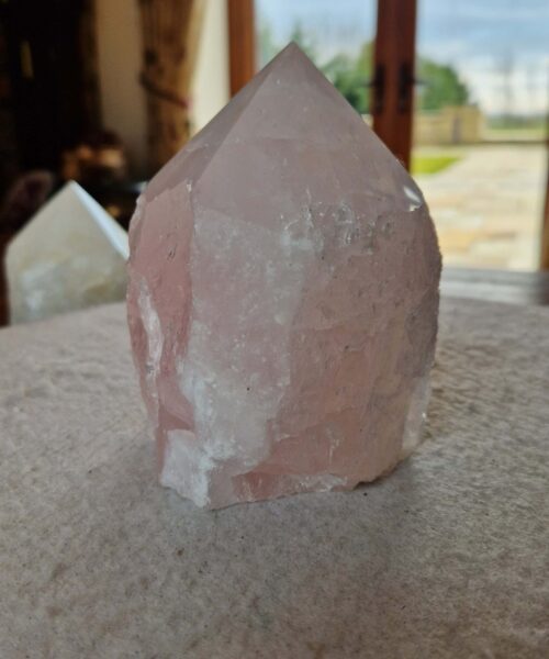 Large Rose Quartz Pink Crystal 26 Quartz Tower Points Polished Tip Gemstones Natural 1.205g H12xW8.5xD8cm - Image 3