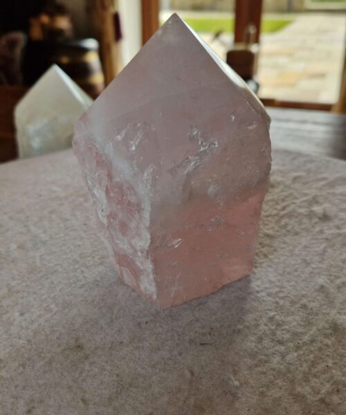 Large Rose Quartz Pink Crystal 27 Quartz Tower Points Polished Tip Gemstones Natural 1.045g H12xW8xD7.5cm - Image 4