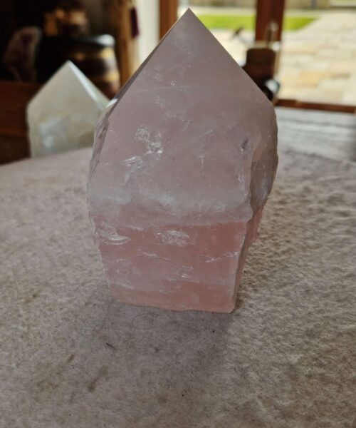 Large Rose Quartz Pink Crystal 27 Quartz Tower Points Polished Tip Gemstones Natural 1.045g H12xW8xD7.5cm - Image 5
