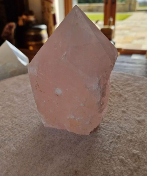 Large Rose Quartz Pink Crystal 28 Quartz Tower Points Polished Tip Gemstones Natural 1.149g H13xW8.5xD7cm
