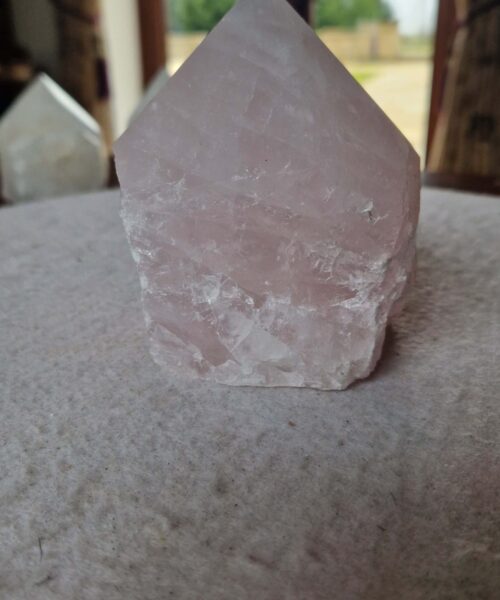Alternative view of Large Rose Quartz Pink Crystal 34 Quartz Tower Points Polished Tip Gemstones Natural 977g H9.5xW7xD7cm
