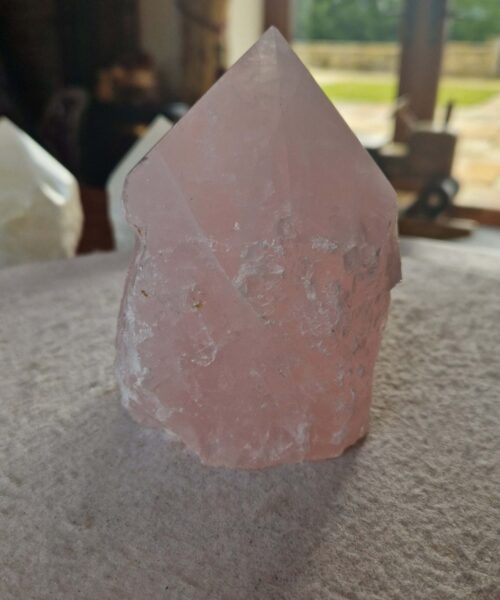 Large Rose Quartz Pink Crystal 36 Quartz Tower Points Polished Tip Gemstones Natural 1.081g H11.5xW8xD8cm - Image 3