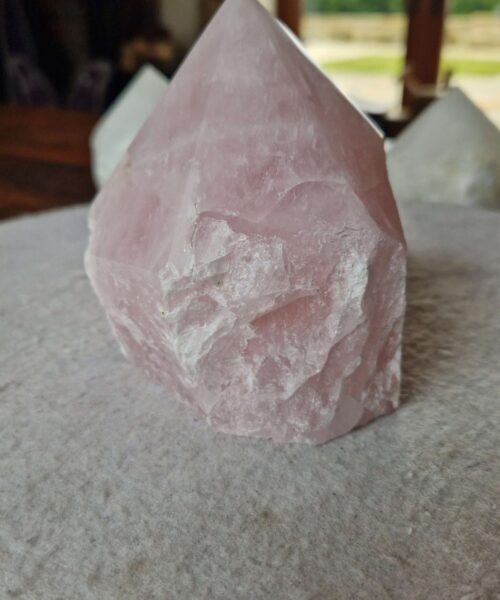 Large Rose Quartz Pink Crystal 46 Quartz Tower Points Polished Tip Gemstones Natural 1.144g H10xW9.5xD8cm - Image 3