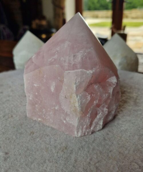 Large Rose Quartz Pink Crystal 46 Quartz Tower Points Polished Tip Gemstones Natural 1.144g H10xW9.5xD8cm - Image 5