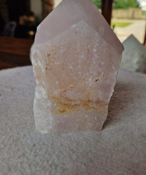 Large Rose Quartz Pink Crystal 47 Quartz Tower Points Polished Tip Gemstones Natural 1.013g H13xW8xD6.5cm - Image 4