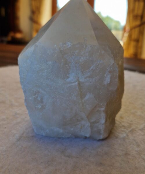 Alternative view of Large Clear Quartz White Crystal 69 Quartz Tower Points Polished Tip Gemstones Natural 1.088g H11xW8xD8cm