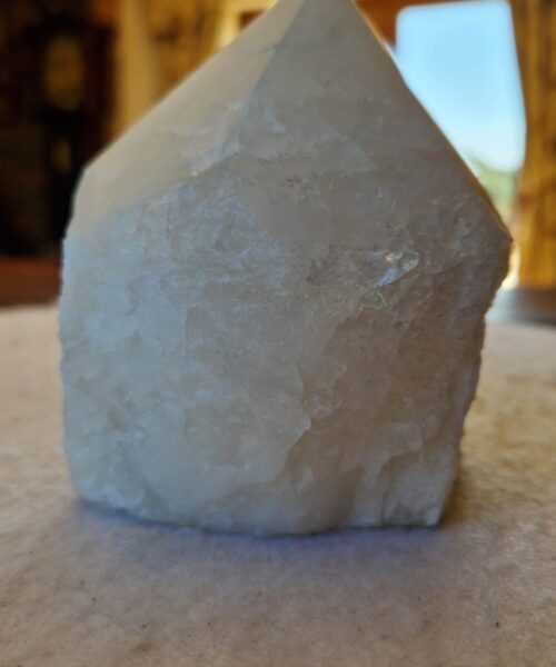 Alternative view of Large Clear Quartz White Crystal 70 Quartz Tower Points Polished Tip Gemstones Natural 1.079g H10.5xW9xD8cm