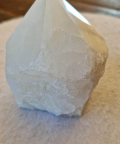 Large Clear Quartz White Crystal 70 Quartz Tower Points Polished Tip Gemstones Natural 1.079g H10.5xW9xD8cm
