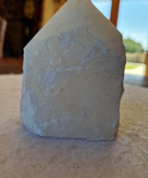 Alternative view of Large Clear Quartz White Crystal 71 Quartz Tower Points Polished Tip Gemstones Natural 1.163g H11xW7.5xD7cm