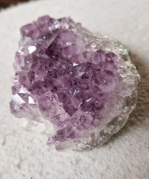 Alternative view of Large Premium High Grade Amethyst Raw Druzy Cluster Piece 126 - 682g H5.5xW12.5xD9cm