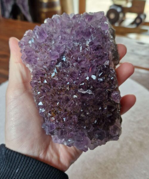 Large Premium High Grade Amethyst Raw Druzy Cluster Piece 133 - 868g H5.5xW12xD10cm - Image 6