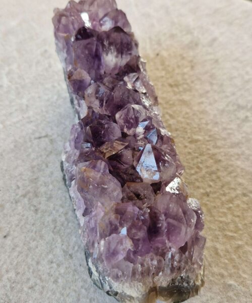 Large Premium High Grade Amethyst Raw Druzy Cluster Piece 172 - 695g H5.5xW15.5xD5.5cm - Image 9
