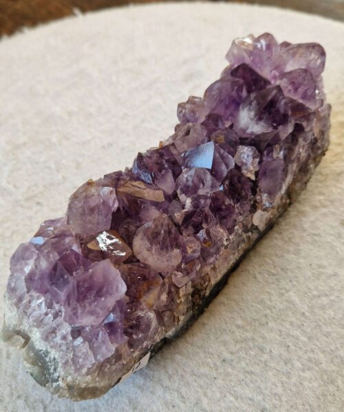 Large Premium High Grade Amethyst Raw Druzy Cluster Piece 172 - 695g H5.5xW15.5xD5.5cm - Image 8