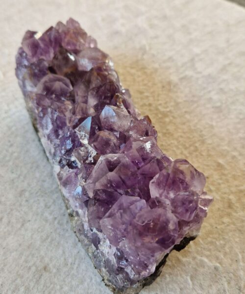 Large Premium High Grade Amethyst Raw Druzy Cluster Piece 172 - 695g H5.5xW15.5xD5.5cm - Image 6