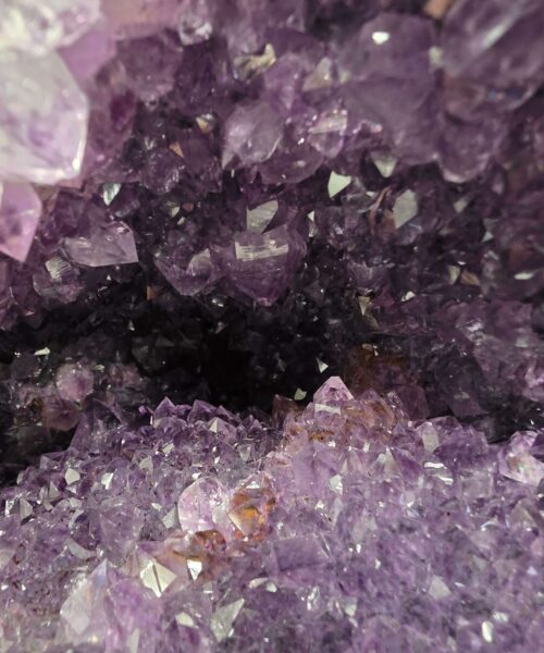 Amethyst Crystal Geode 1029 Premium Queen Grade 9.31kg H22xW25xD16cm - Image 7