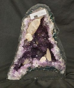 Amethyst Crystal Geode 1036 Premium Queen Grade 5.33kg H23xW19xD13cm