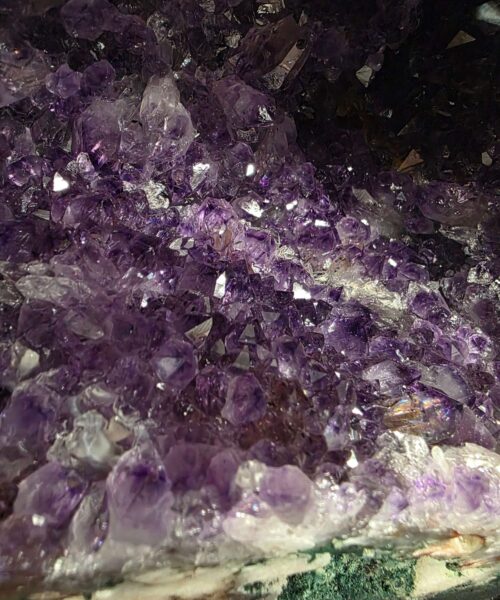 Amethyst Crystal Geode 1037 Premium Queen Grade 7.9kg H19xW23xD15cm - Image 6