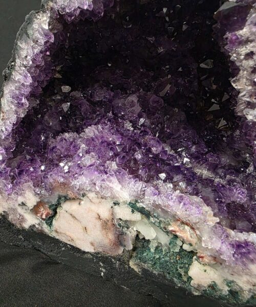 Amethyst Crystal Geode 1037 Premium Queen Grade 7.9kg H19xW23xD15cm - Image 9
