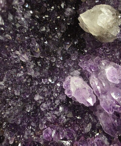 Amethyst Crystal Geode 1042 Premium Queen Grade 9.56kg H30xW25xD17cm - Image 5