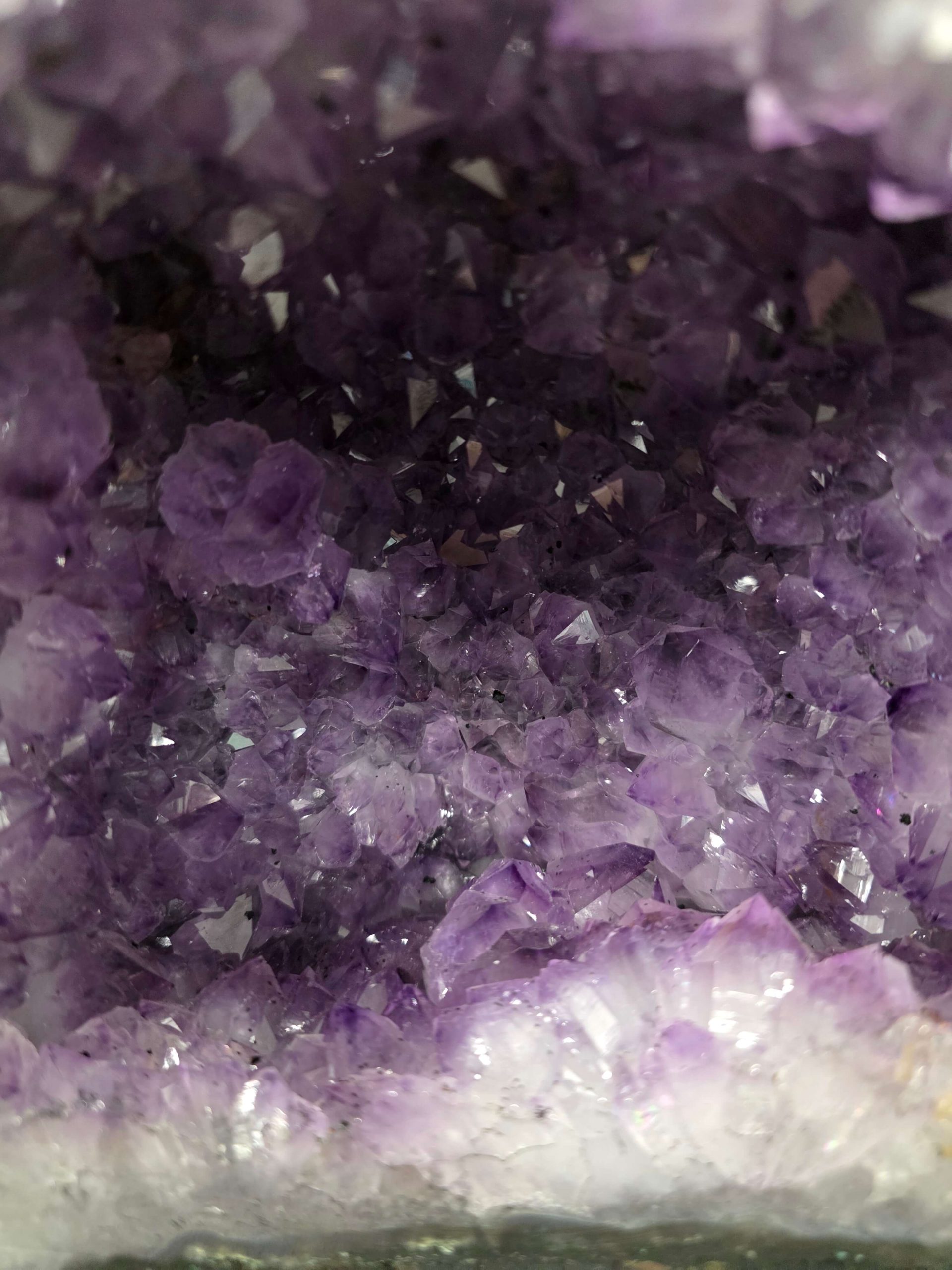 Amethyst Crystal Geode 1044 Premium Queen Grade 8.32kg H21xW20xD15cm - Image 12