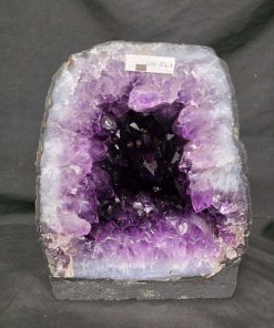 Amethyst Crystal Geode 1067 Premium Queen Grade 11.7kg H26xW21xD17cm