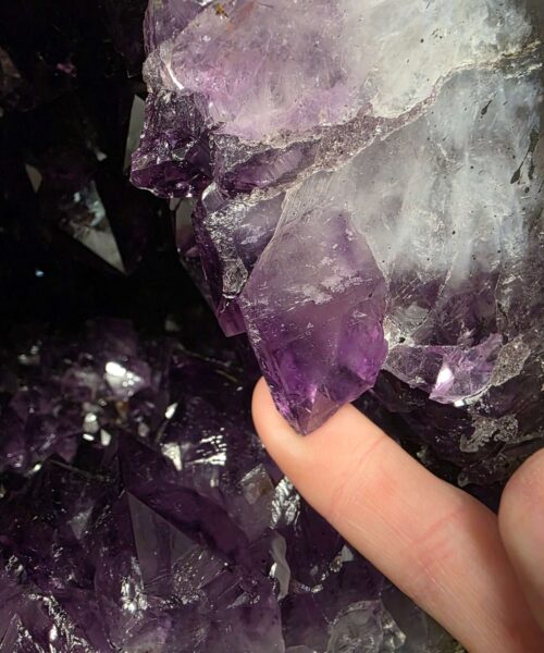 Amethyst Crystal Geode 1067 Premium Queen Grade 11.7kg H26xW21xD17cm - Image 6