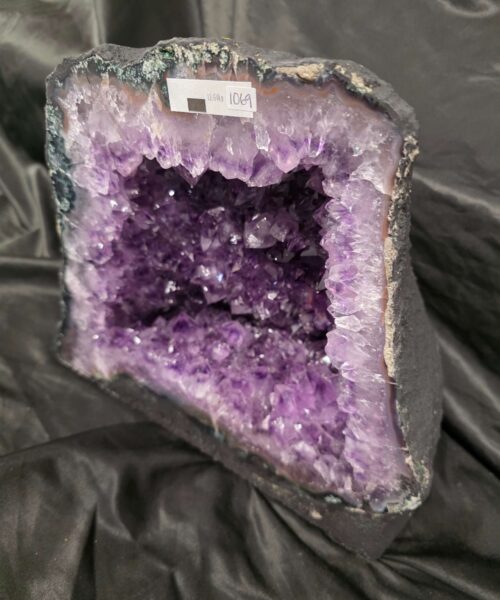 Amethyst Crystal Geode 1069 Premium Queen Grade 12.54kg H26xW29xD14cm - Image 3