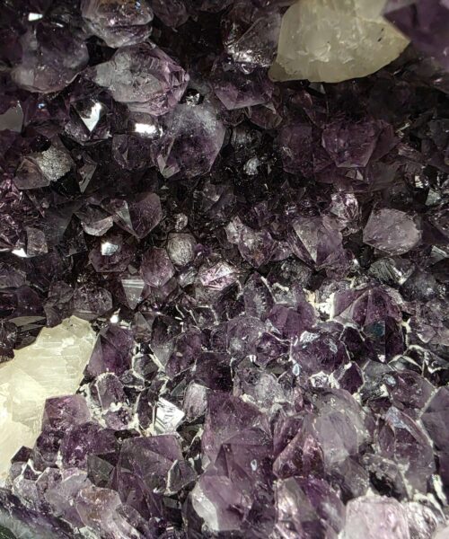 Amethyst Crystal Geode 1072 Premium Queen Grade 11.67kg H33xW25xD15cm - Image 4