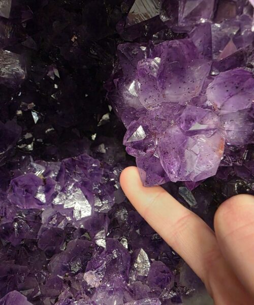 Amethyst Crystal Geode 1079 Premium Queen Grade 14.37kg H29xW28xD17cm - Image 6