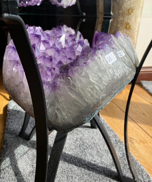 Amethyst Geode Table 3 – 21kg - H41xW30xH16cm Druzy Cluster Purple - Image 11