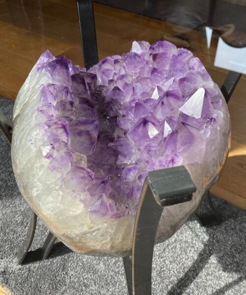 Amethyst Geode Table 3 – 21kg - H41xW30xH16cm Druzy Cluster Purple - Image 4