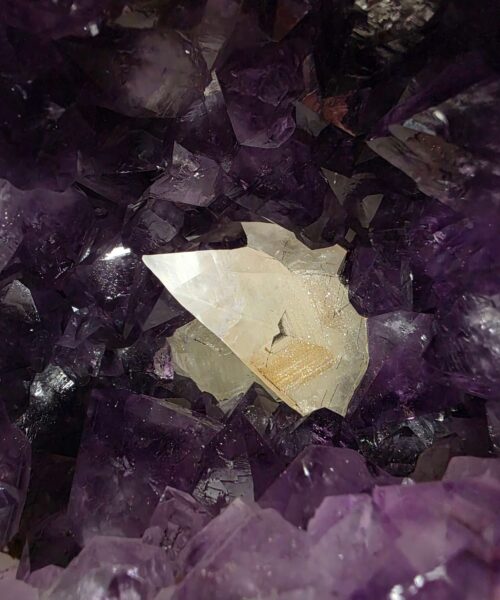 Amethyst Crystal Geode 1027 Premium Queen Grade 8.6kg H27xW19xD15cm - Image 6