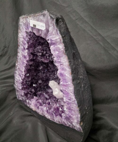 Amethyst Crystal Geode 1074 Premium Queen Grade 14.76kg H33xW28xD15cm - Image 4
