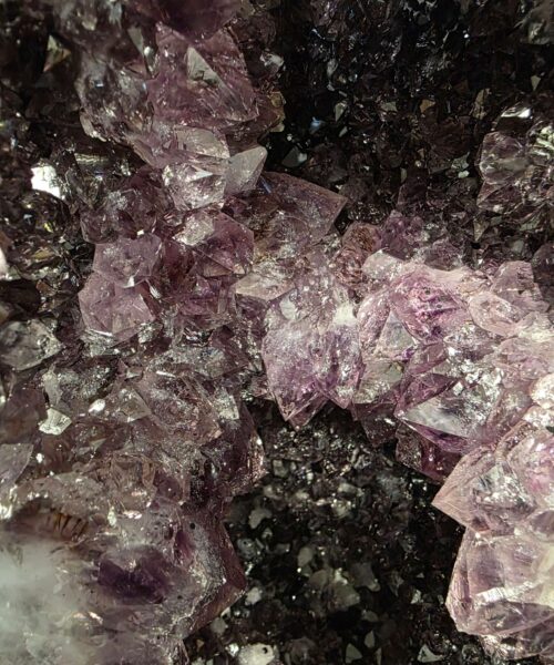 Amethyst Crystal Geode 1078 Premium Queen Grade 11.59kg H40xW19xD14cm - Image 5