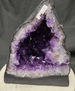 Amethyst Crystal Geode 1082 Premium Queen Grade 15.77kg H31xW27xD16cm