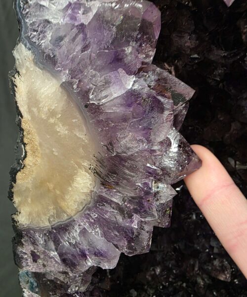 Amethyst Crystal Geode 1083 Premium Queen Grade 15.79kg H31xW28xD16cm - Image 7