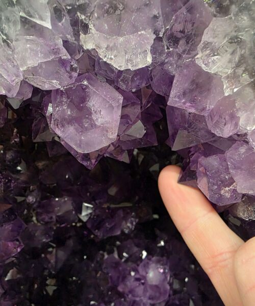 Amethyst Crystal Geode 1086 Premium Queen Grade 15.28kg H32xW29xD15cm - Image 7