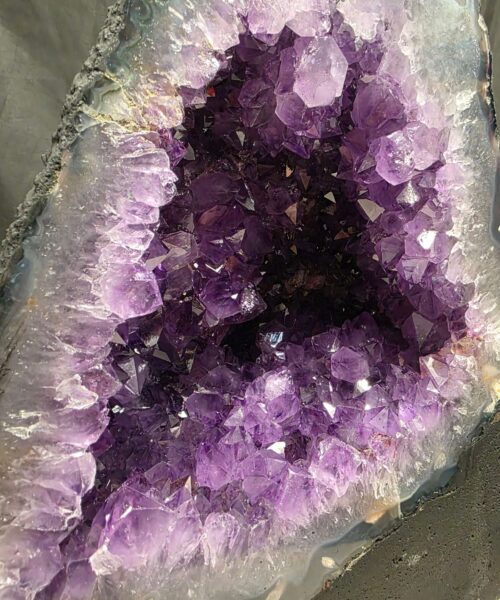 Amethyst Crystal Geode 1086 Premium Queen Grade 15.28kg H32xW29xD15cm - Image 8