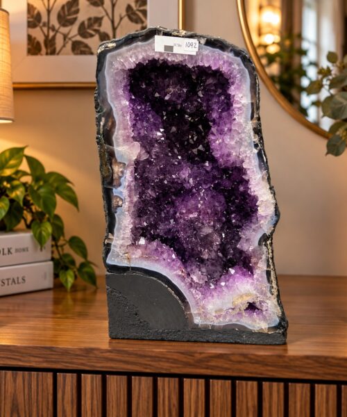 Amethyst Crystal Geode 1092 Premium Queen Grade 18.73kg H38xW23xD17cm