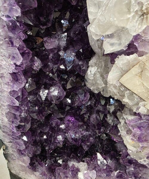 Tall Amethyst Crystal Geode 1105 Premium Queen Grade 19.37kg – H49xW25xD16cm - Image 9