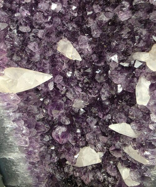 Tall Amethyst Crystal Geode 1108 Premium Queen Grade 16.44kg – H52xW20xD15cm - Image 4