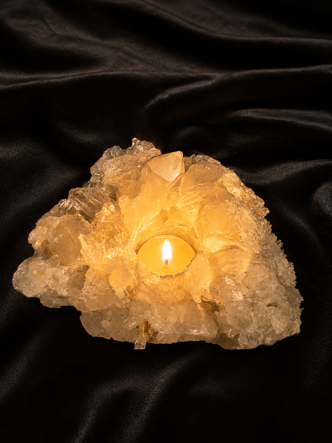 Large Premium Rock Crystal Quartz Candle Holder 24 Clear Crystal White Tealight Holders 1.376g H8xW16xD16cm