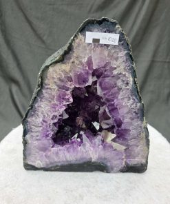 Amethyst Crystal Geode 1020 Premium Queen Grade 8.1kg H15xW22xD16cm