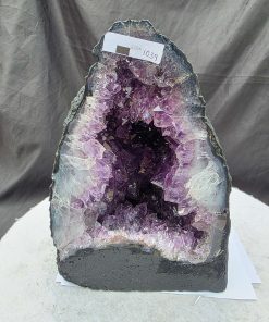 Amethyst Crystal Geode 1039 Premium Queen Grade 6.01kg H25xW17xD12cm