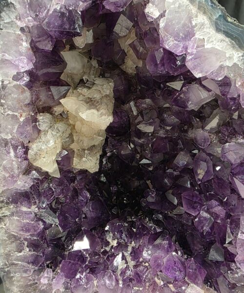 Amethyst Crystal Geode 1087 Premium Queen Grade 14.42kg H35xW24xD15cm - Image 7