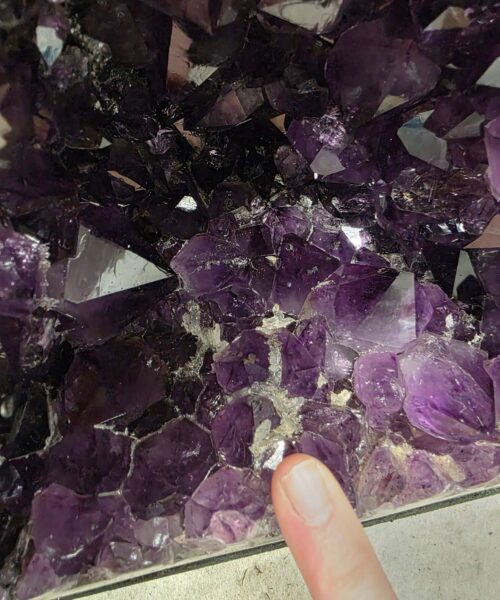 Amethyst Crystal Geode 1087 Premium Queen Grade 14.42kg H35xW24xD15cm - Image 8