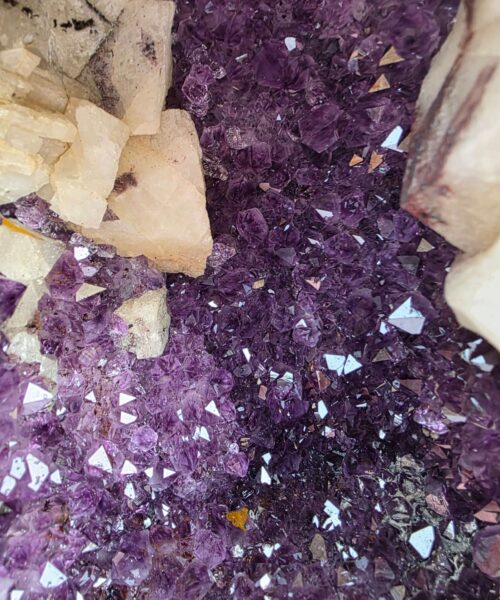 Amethyst Crystal Geode 1089 Premium Queen Grade 15.33kg H33xW20xD18cm - Image 6