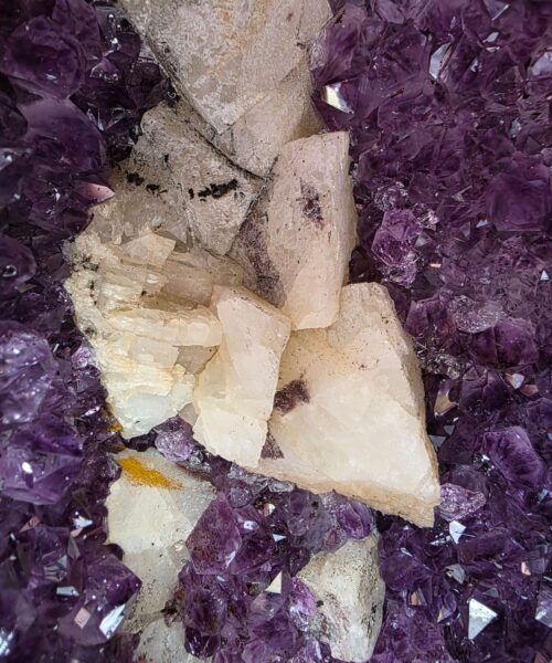 Amethyst Crystal Geode 1089 Premium Queen Grade 15.33kg H33xW20xD18cm - Image 9