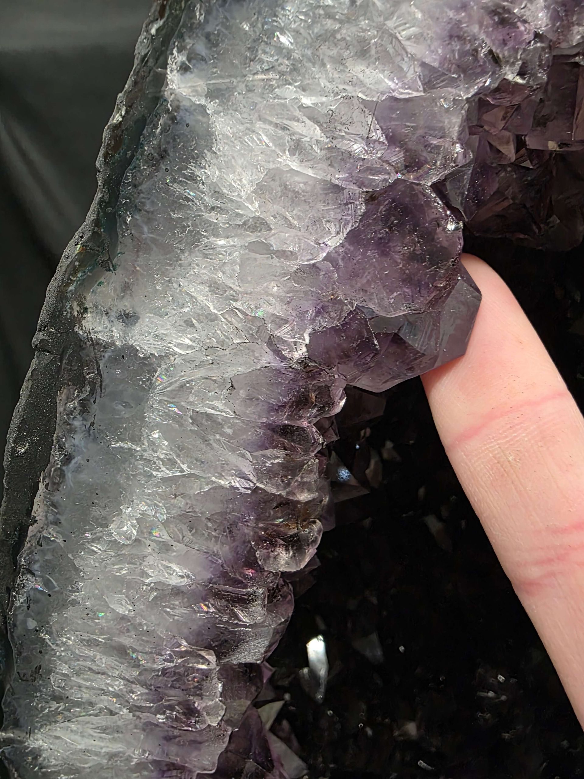 Amethyst Geode 1097 8-9