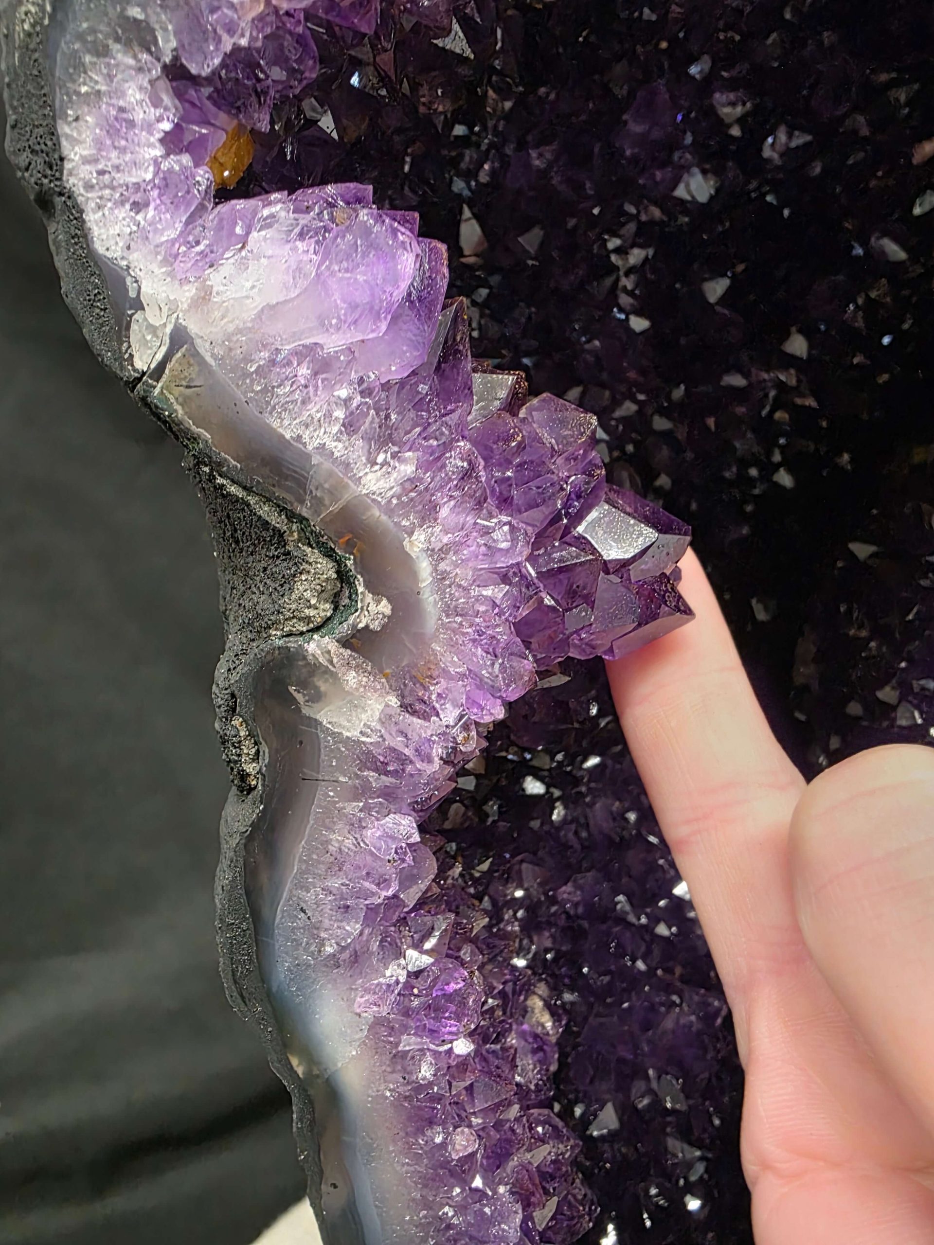 Amethyst Geode 1104 7-9